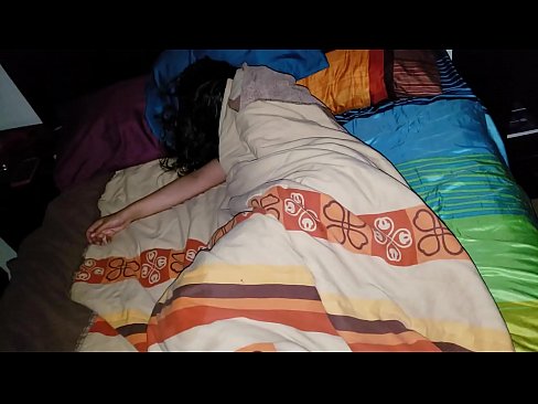 ❤️ Stedbarn skælder sin unge stedmor ud, mens hun sover. ❤ Hjemmelavet porno at da.hentaisun.ru ❌️
